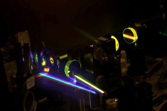Grazie al laser scoperti i meccanismi di protezione del DNA dalla luce solare