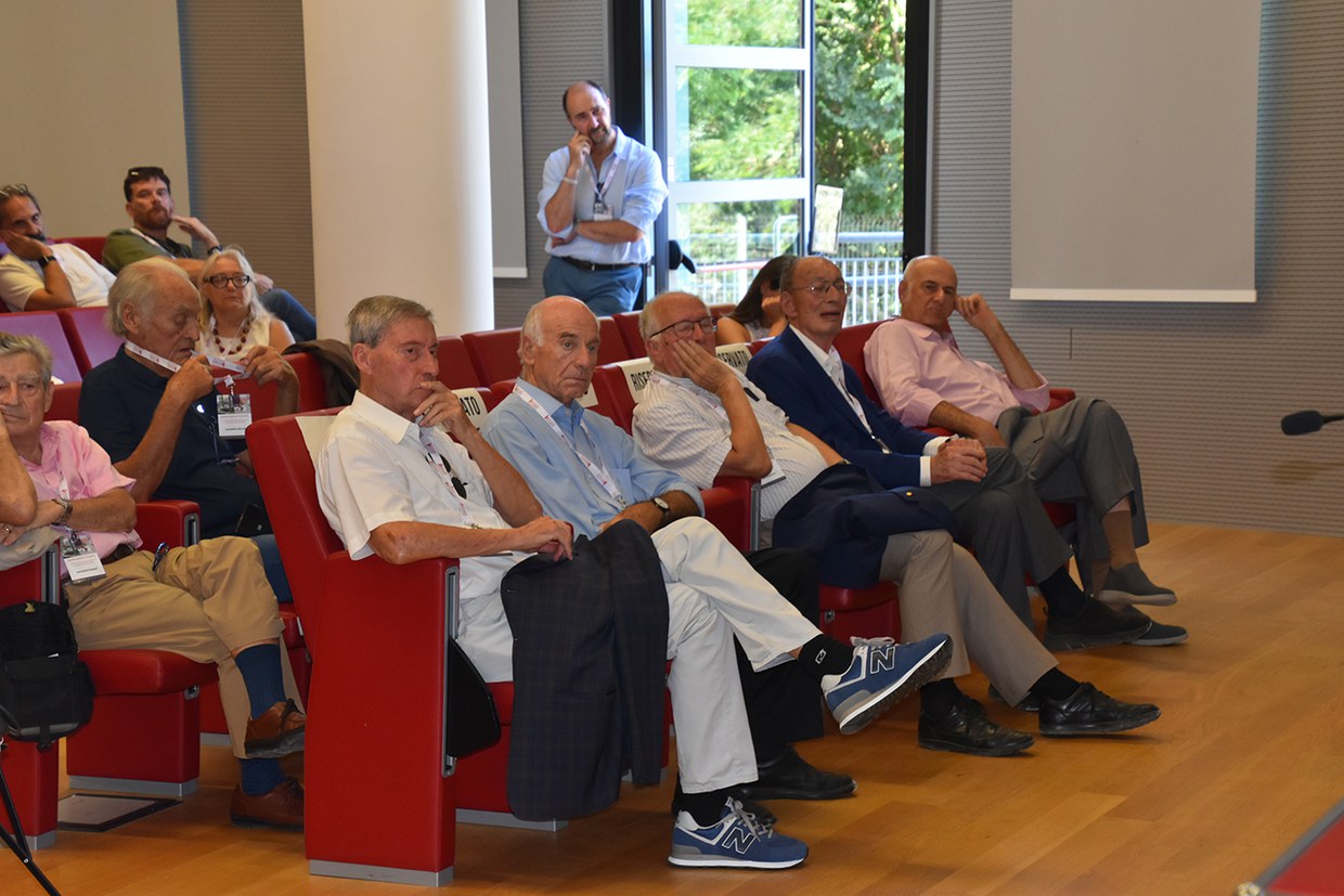 Gli ex professori del dipartimento Alfredo Ricci e Antonio Palazzi, il professore emerito dell'Università di Bologna Luigi Busetto, e l'ex professore Giuliano Longoni alla reunion alumni CHIMIND 2025.