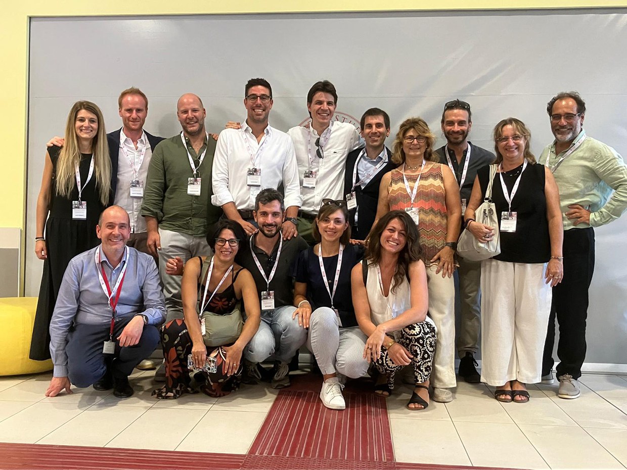 Professori ed ex studenti del gruppo Catalisi alla reunion alumni CHIMIND 2025.